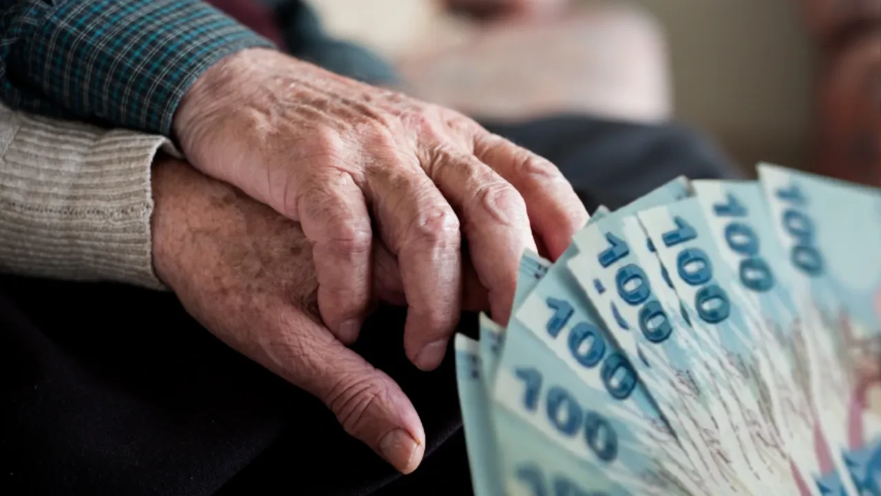 Emekliye 2026 Promosyon Müjdesi: Sıfır Faizli Kredi ve Nakit Yağmuru Başladı