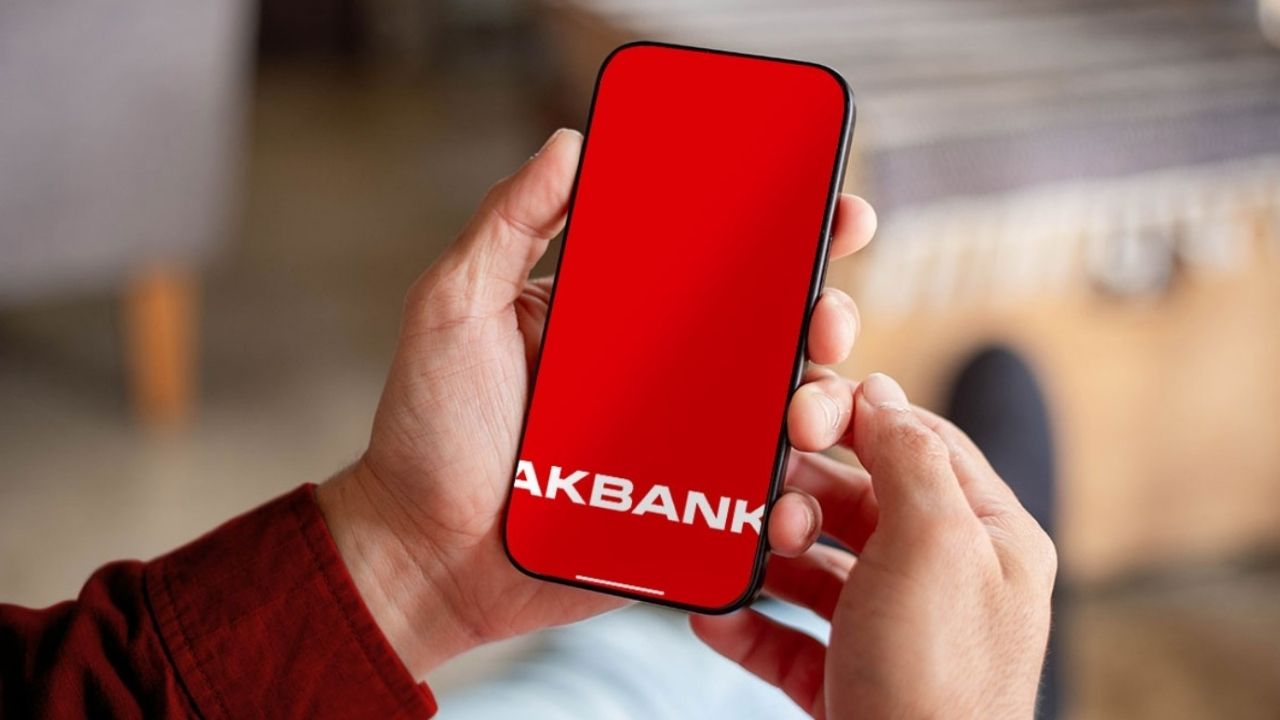 Akbank 3 Ay Ertelemeli Kredi Fırsatı Başladı! İşte Başvuru Şartları
